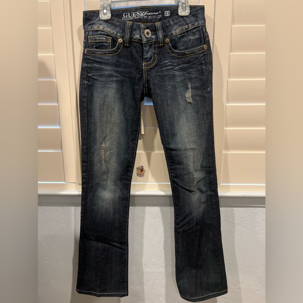 Women’s jeans.